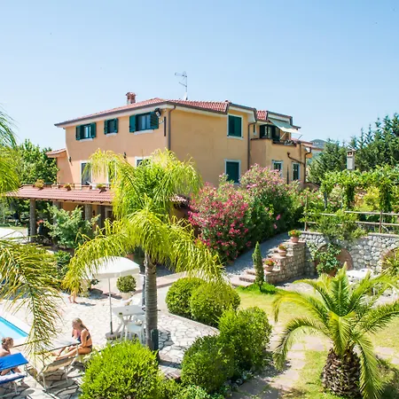 Apartment Villamirella *